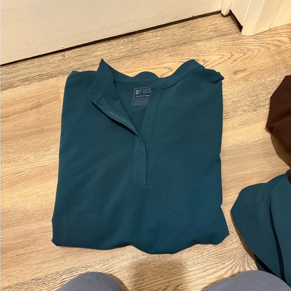 Figs Caribbean Blue Scrub Set